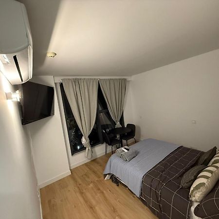 To Room Madrid Castellana Exterior photo